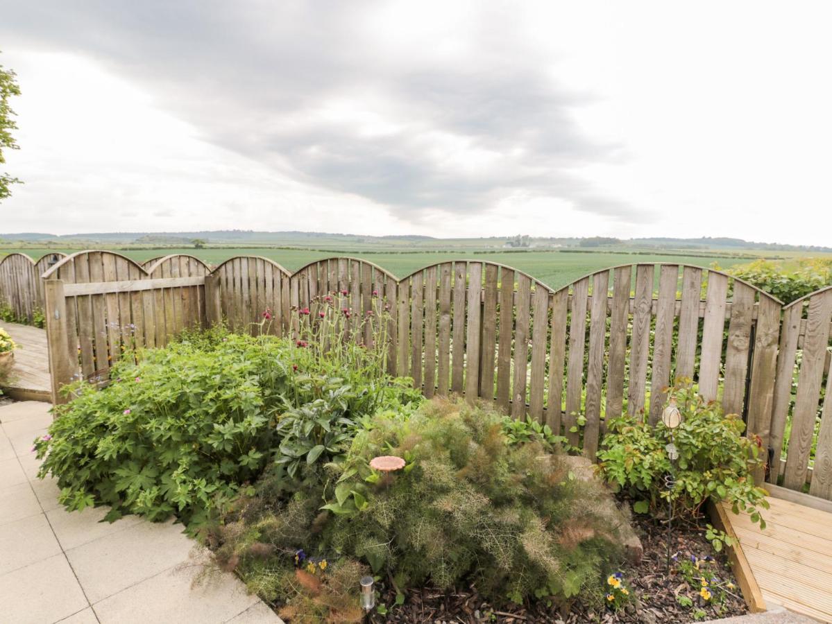 St Cuthbert'S Cottage Beal Buitenkant foto