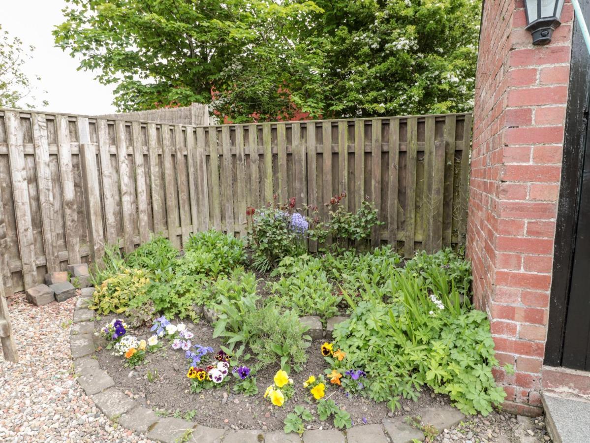 St Cuthbert'S Cottage Beal Buitenkant foto